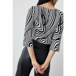 Wholesale 🎉 KarenMillen Half Sleeve Slash Neck Printed Viscose Blend T-shirt For Female 😉 -Karen Millen Sales unnamed file 3738